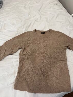 Quince cashmere sweater maternity in tan, lightly worn